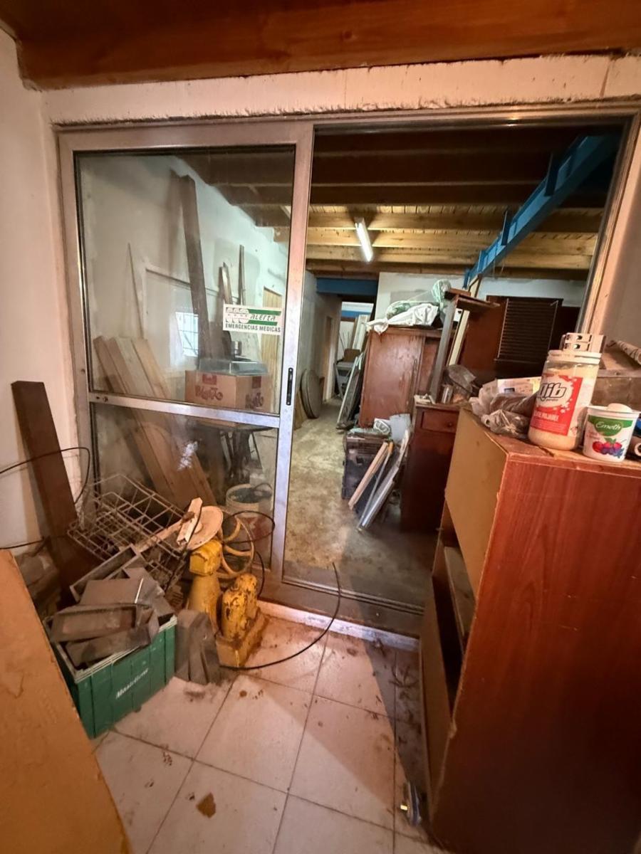 Venta de Lote de 9m x 58m con Galpón al fondo convertido en viviendacon posibilidad de reconversión, Sixto Laspiur 1100 - 3