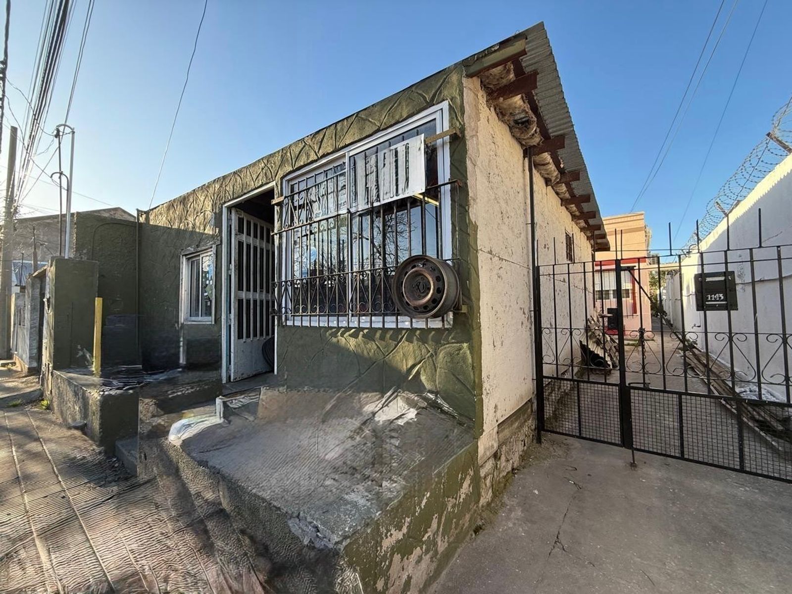 Venta de Lote de 9m x 58m con Galpón al fondo convertido en viviendacon posibilidad de reconversión, Sixto Laspiur 1100 - 8