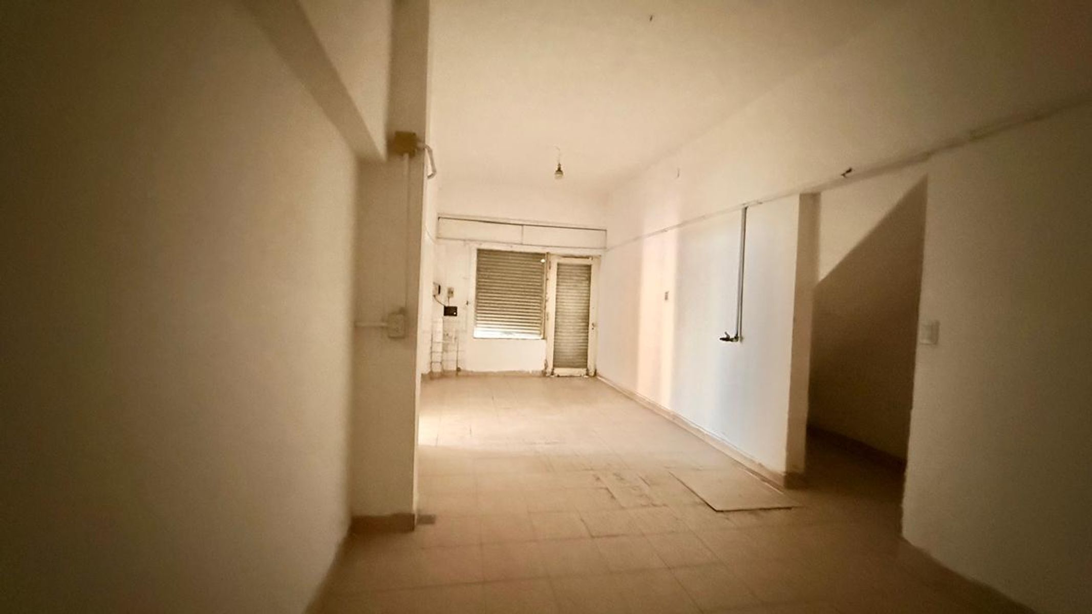VENTA DE TRES LOCALES CON INGRESO PROPIO EN ESQUINA, RONDEAU 1600- BAHIA BLANCA - 3