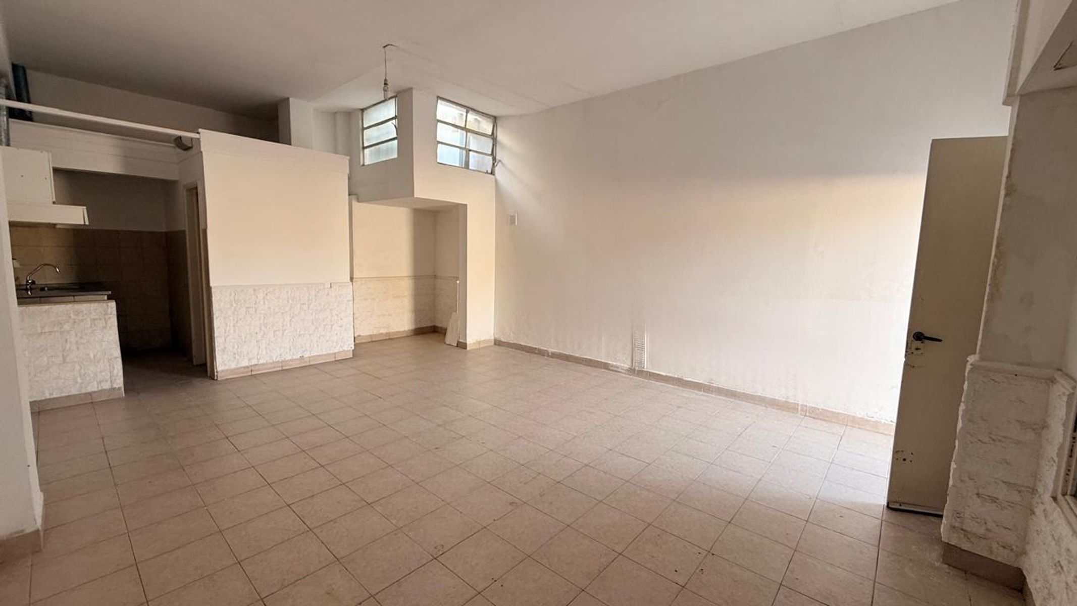 VENTA DE TRES LOCALES CON INGRESO PROPIO EN ESQUINA, RONDEAU 1600- BAHIA BLANCA - 7