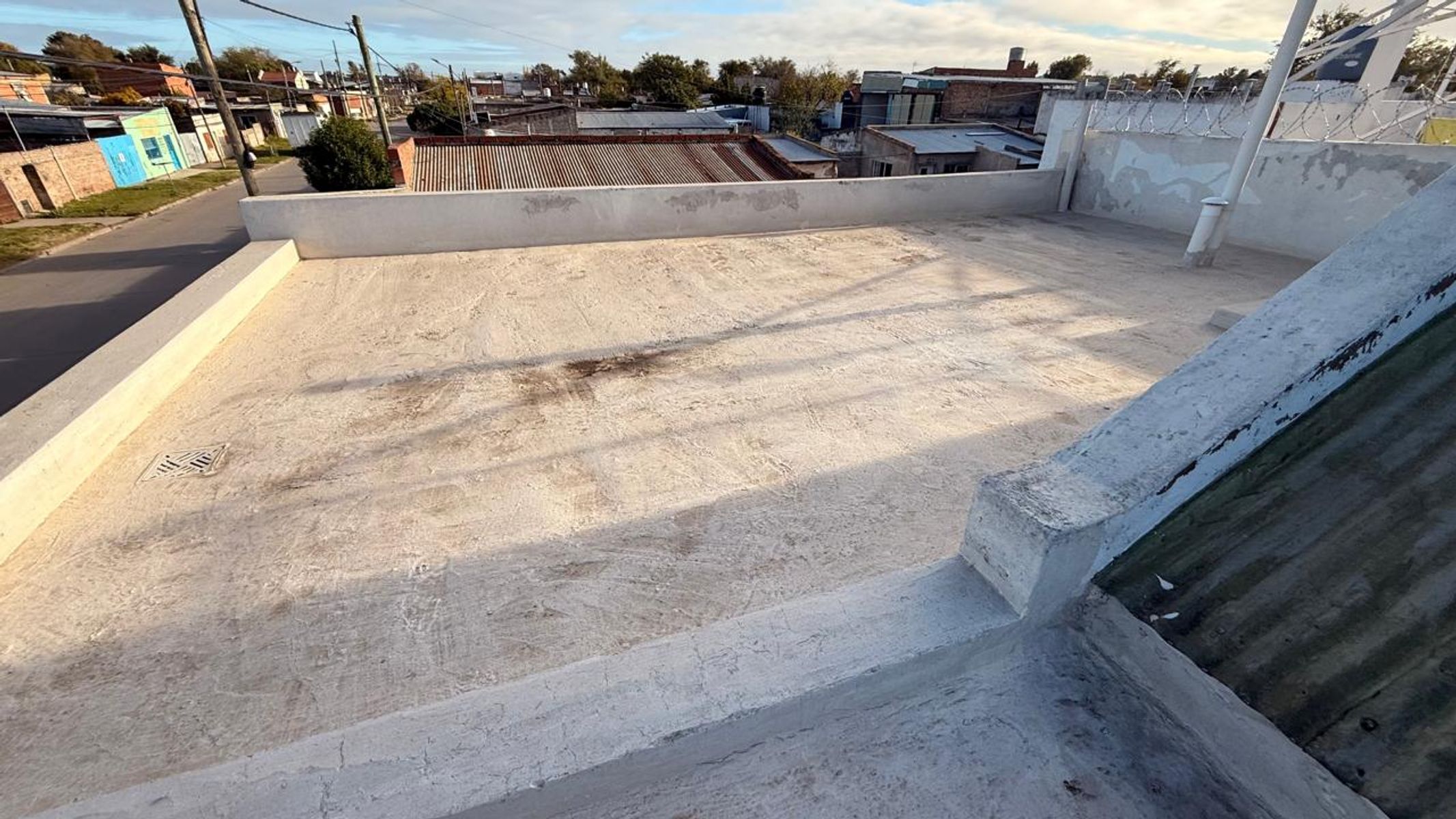 VENTA DE TRES LOCALES CON INGRESO PROPIO EN ESQUINA, RONDEAU 1600- BAHIA BLANCA - 8