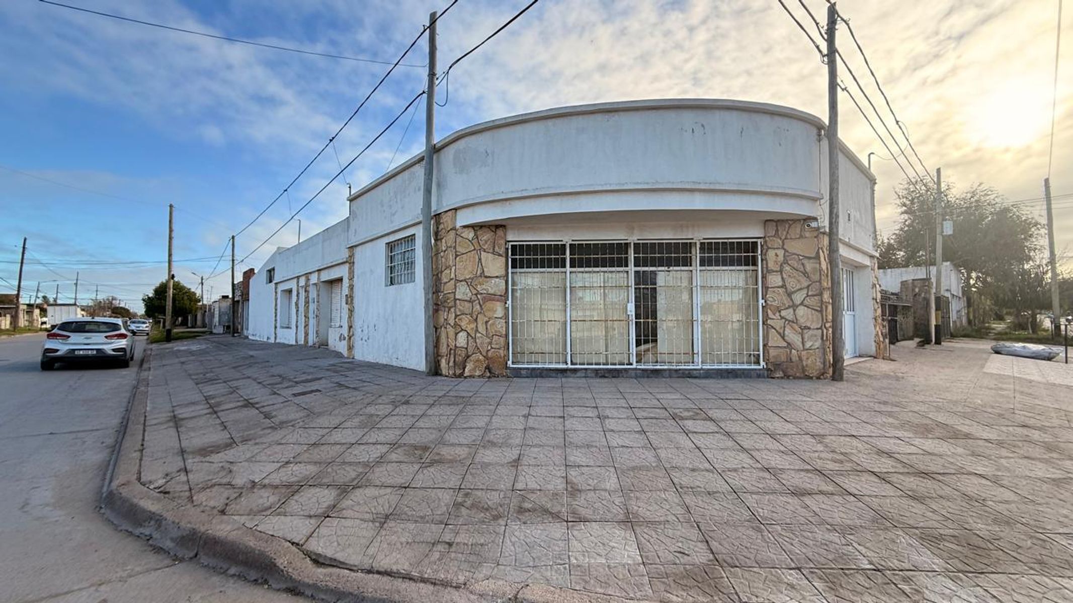 VENTA DE TRES LOCALES CON INGRESO PROPIO EN ESQUINA, RONDEAU 1600- BAHIA BLANCA - 13