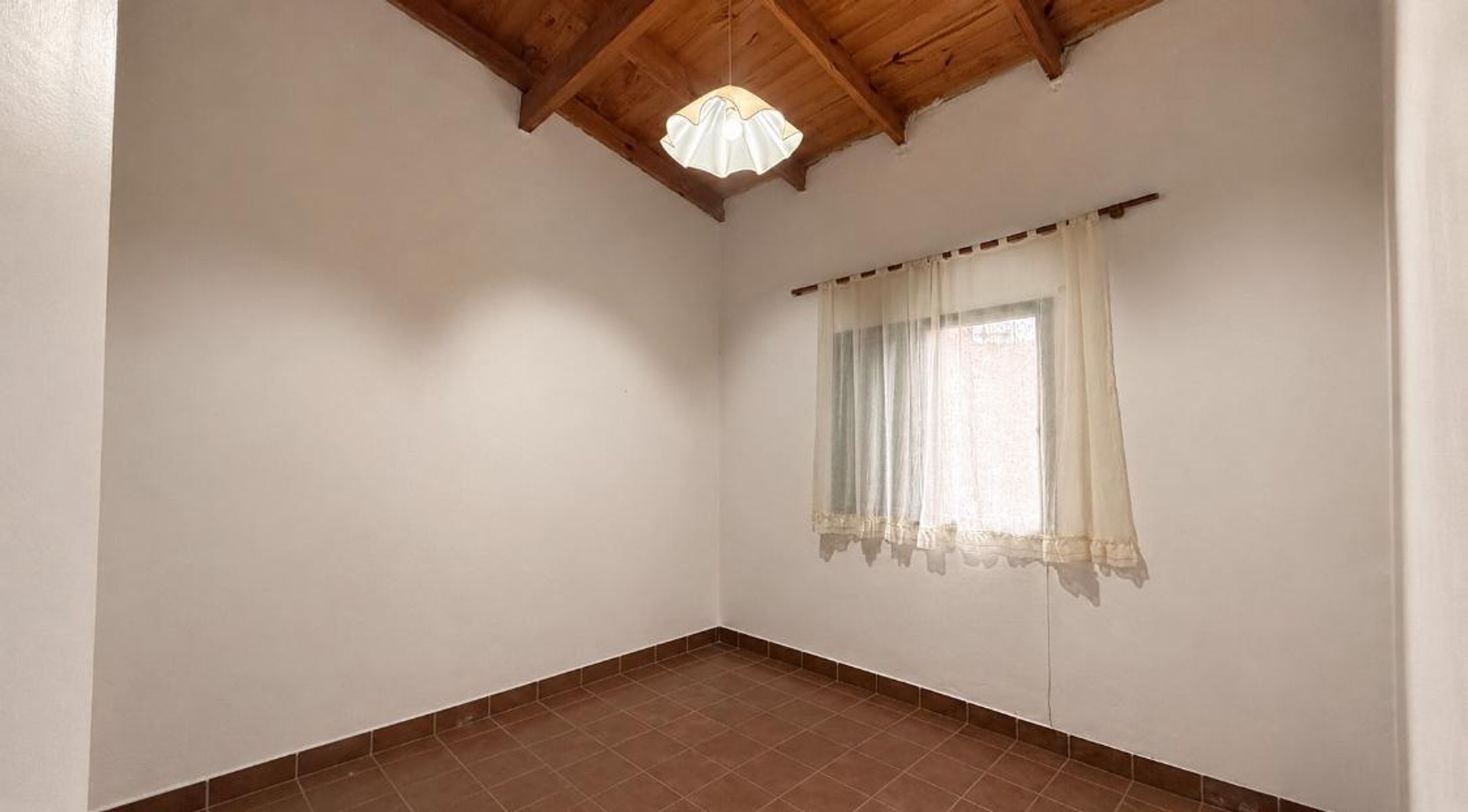 VENTA DE CASA CON 2 DORMITORIOS + GRAN SALON EN MAYOR BURATOVICH, PARTIDO DE VILLARINO, PROVINCIA DE BUENOS AIRES - 7