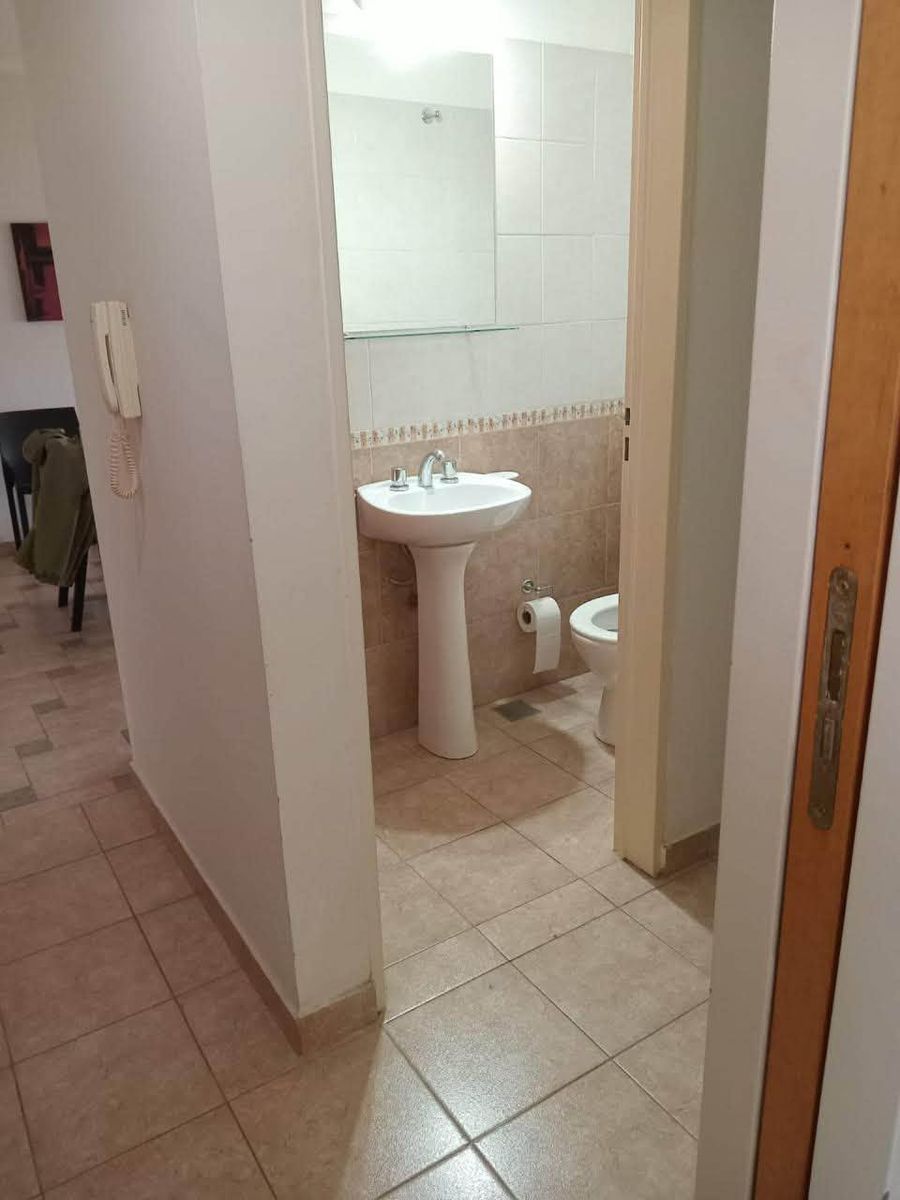 VENTA DE DEPTO 2 DORM. + BALCON AL FRENTE + COCHERA CUBIERTA, AGUADO 200 — foto 8