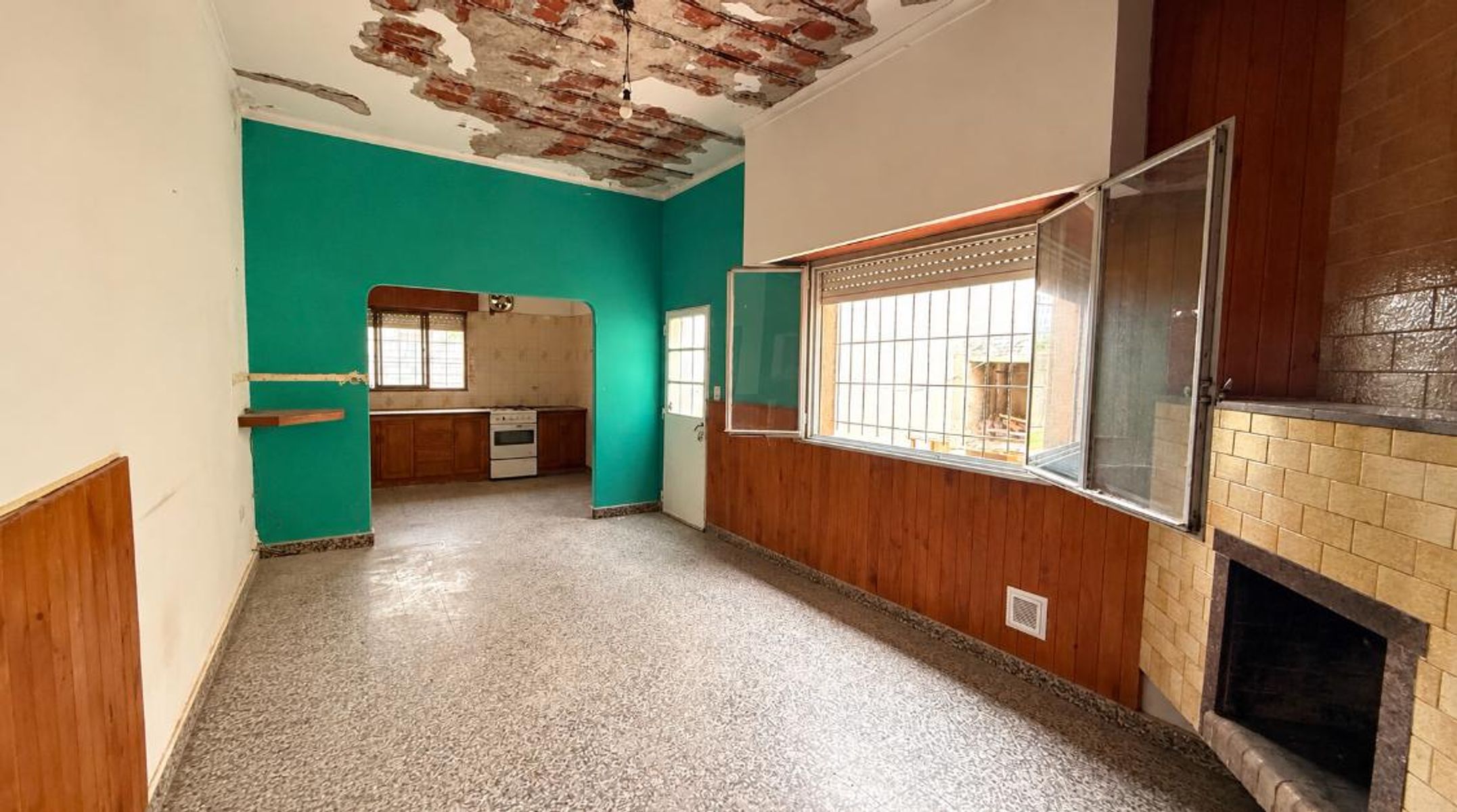 VENTA DE CASA CON GRAN PATIO VERDE + DEPARTAMENTO1 DORMITORIO, C. MALLEA N°900, BAHÍA BLANCA - 4