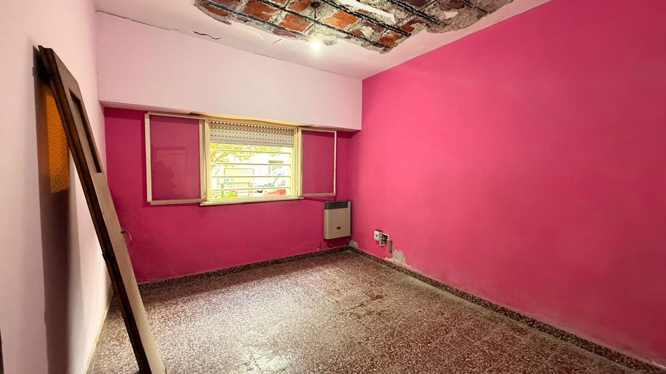 VENTA DE CASA CON GRAN PATIO VERDE + DEPARTAMENTO1 DORMITORIO, C. MALLEA N°900, BAHÍA BLANCA - 8