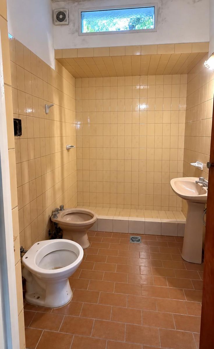 VENTA DE CASA CON GRAN PATIO VERDE + DEPARTAMENTO1 DORMITORIO, C. MALLEA N°900, BAHÍA BLANCA - 9