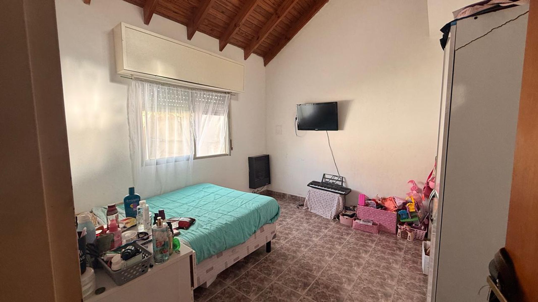 VENTA DE CASA CON GRAN PATIO VERDE + DEPARTAMENTO1 DORMITORIO, C. MALLEA N°900, BAHÍA BLANCA - 14