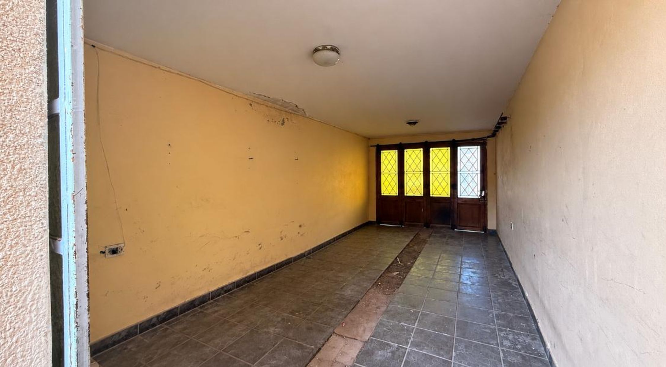 VENTA DE CASA CON GRAN PATIO VERDE + DEPARTAMENTO1 DORMITORIO, C. MALLEA N°900, BAHÍA BLANCA - 16