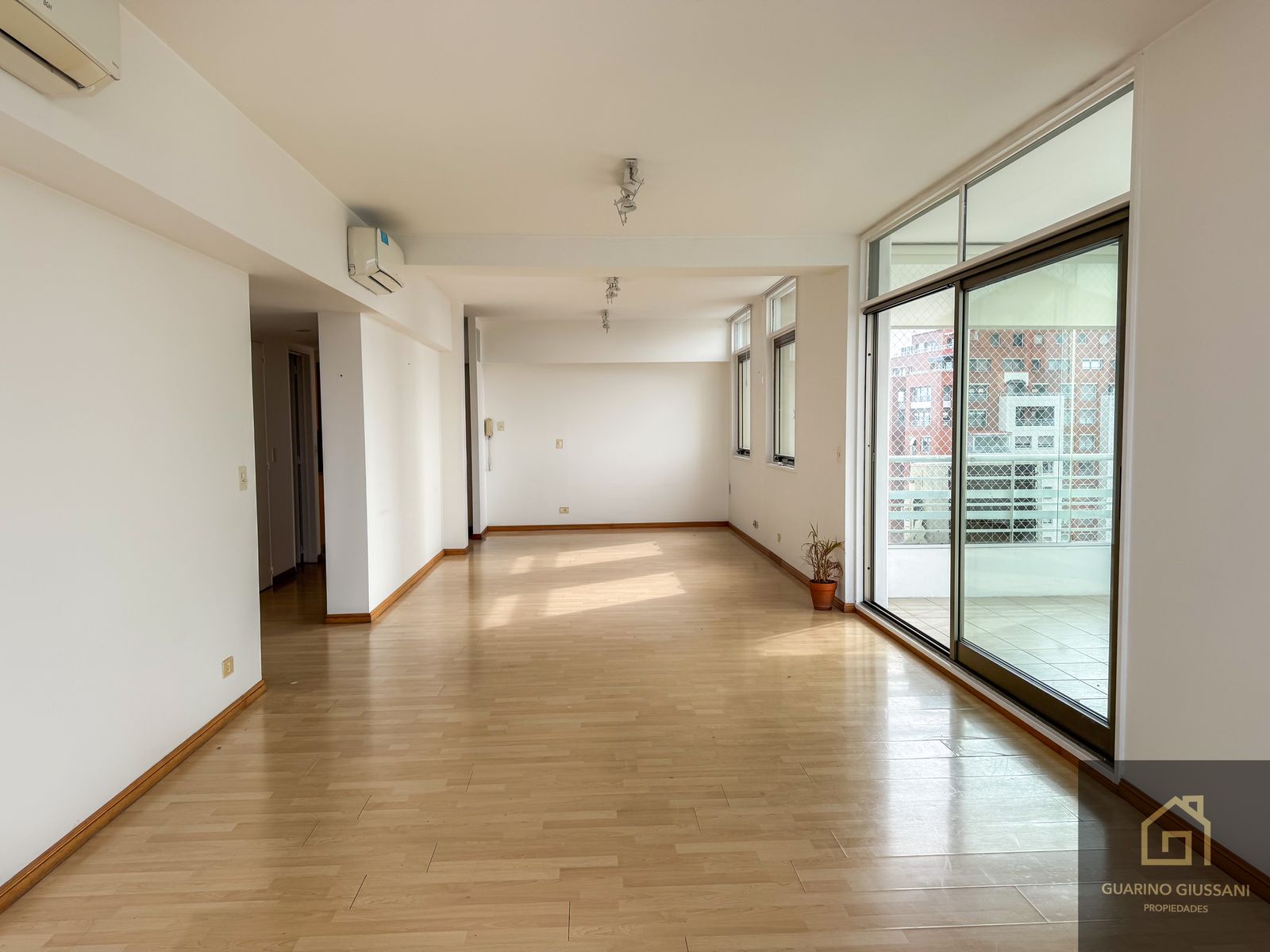 3 AMBIENTES EN TORRE QUARTIER ORO CON COCHERA y BAULERA, MUY LUMIMOSO, VISTA AL RIO - 3