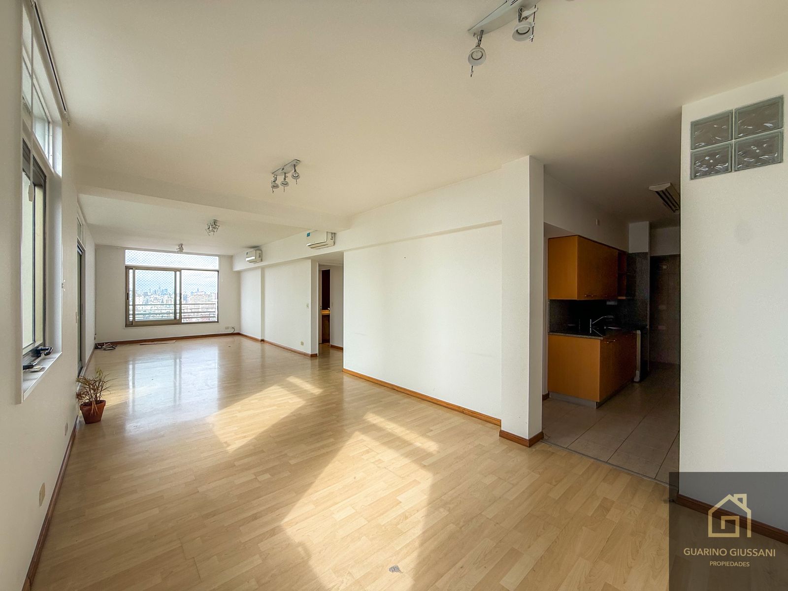 3 AMBIENTES EN TORRE QUARTIER ORO CON COCHERA y BAULERA, MUY LUMIMOSO, VISTA AL RIO - 8