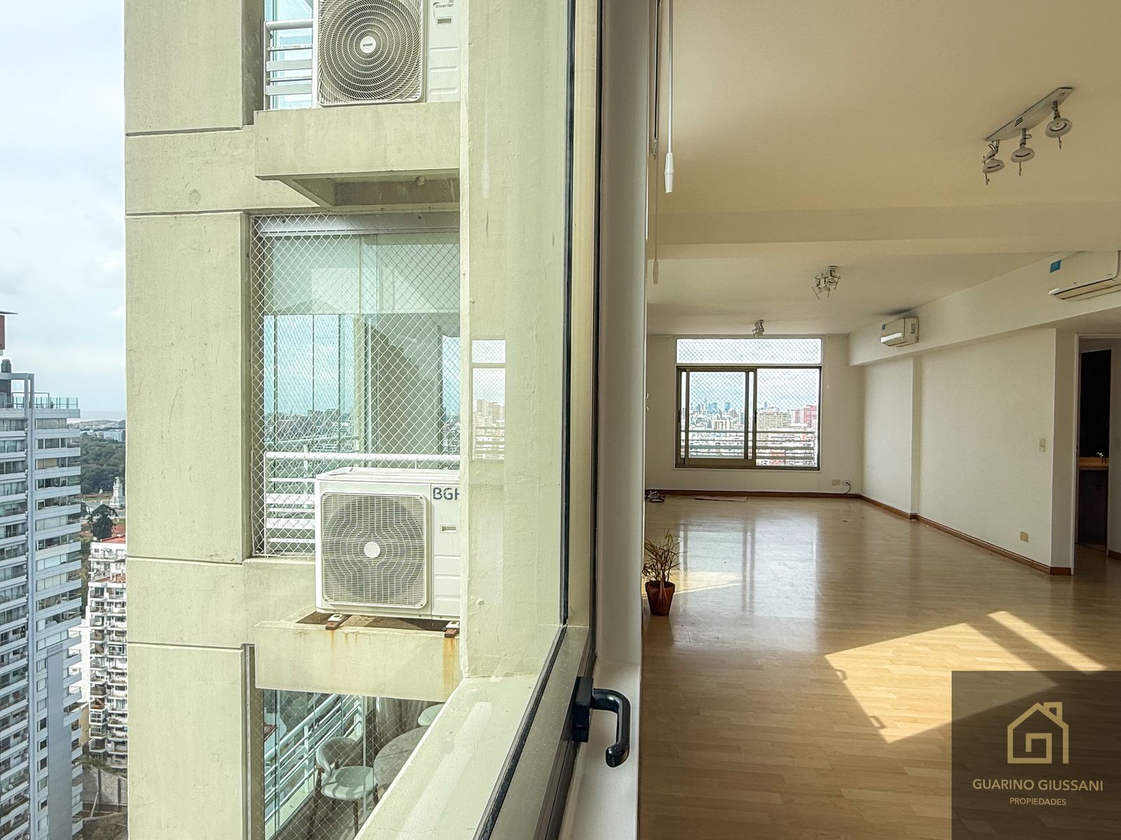 3 AMBIENTES EN TORRE QUARTIER ORO CON COCHERA y BAULERA, MUY LUMIMOSO, VISTA AL RIO - 12