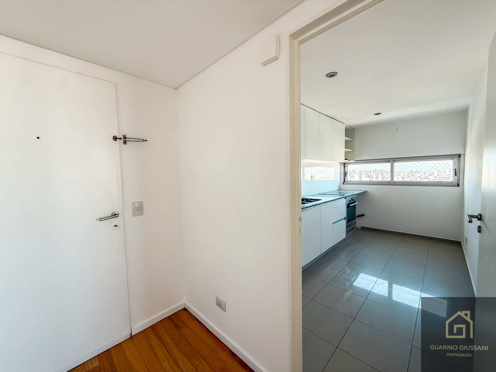 BAJO VALOR 3 AMB EN ALQUILER EN TORRES MIRABILIA PISO ALTO CON COCHERA VISTA ABIERTA A LA CIUDAD - 3