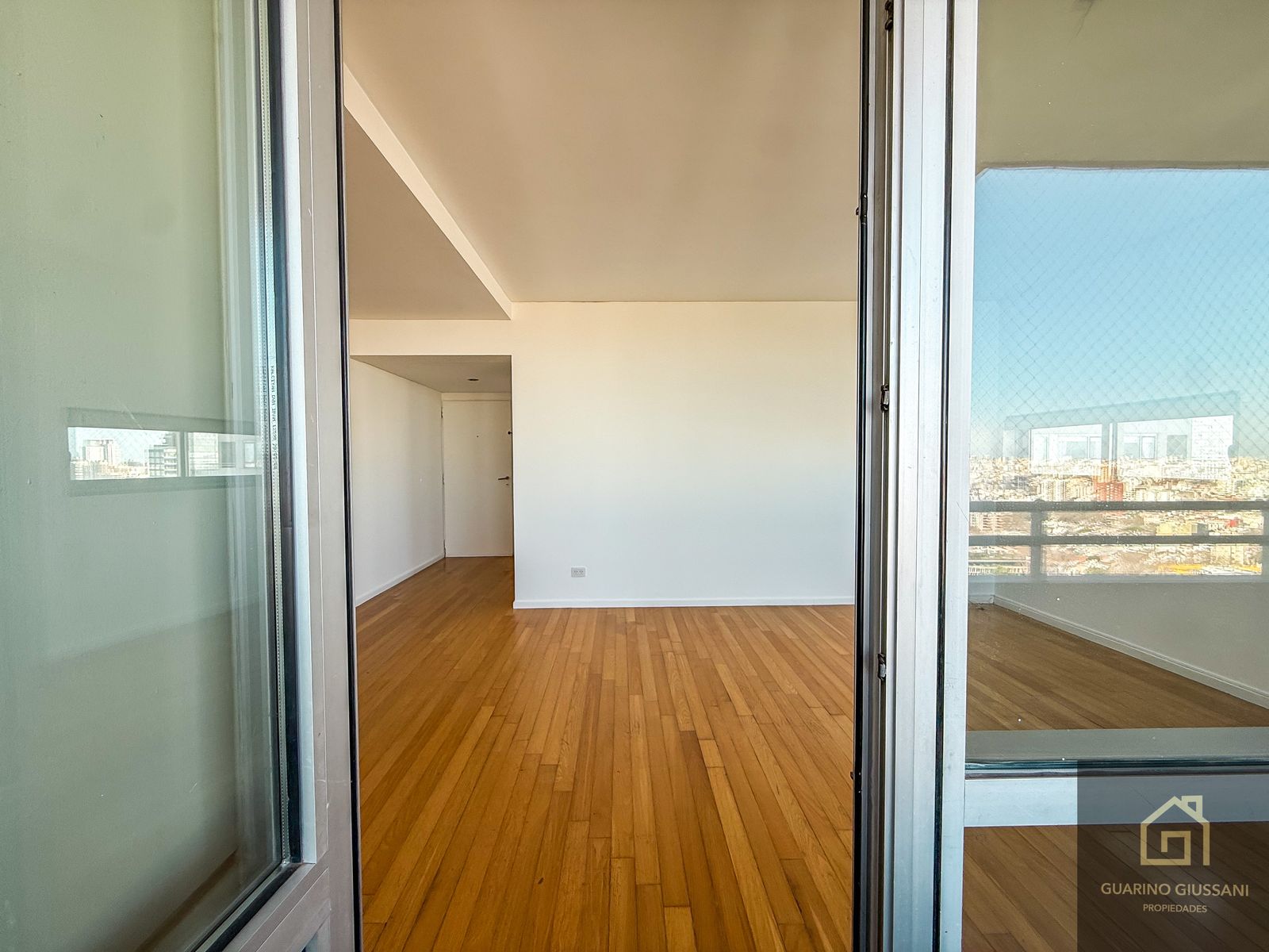 BAJO VALOR 3 AMB EN ALQUILER EN TORRES MIRABILIA PISO ALTO CON COCHERA VISTA ABIERTA A LA CIUDAD - 13