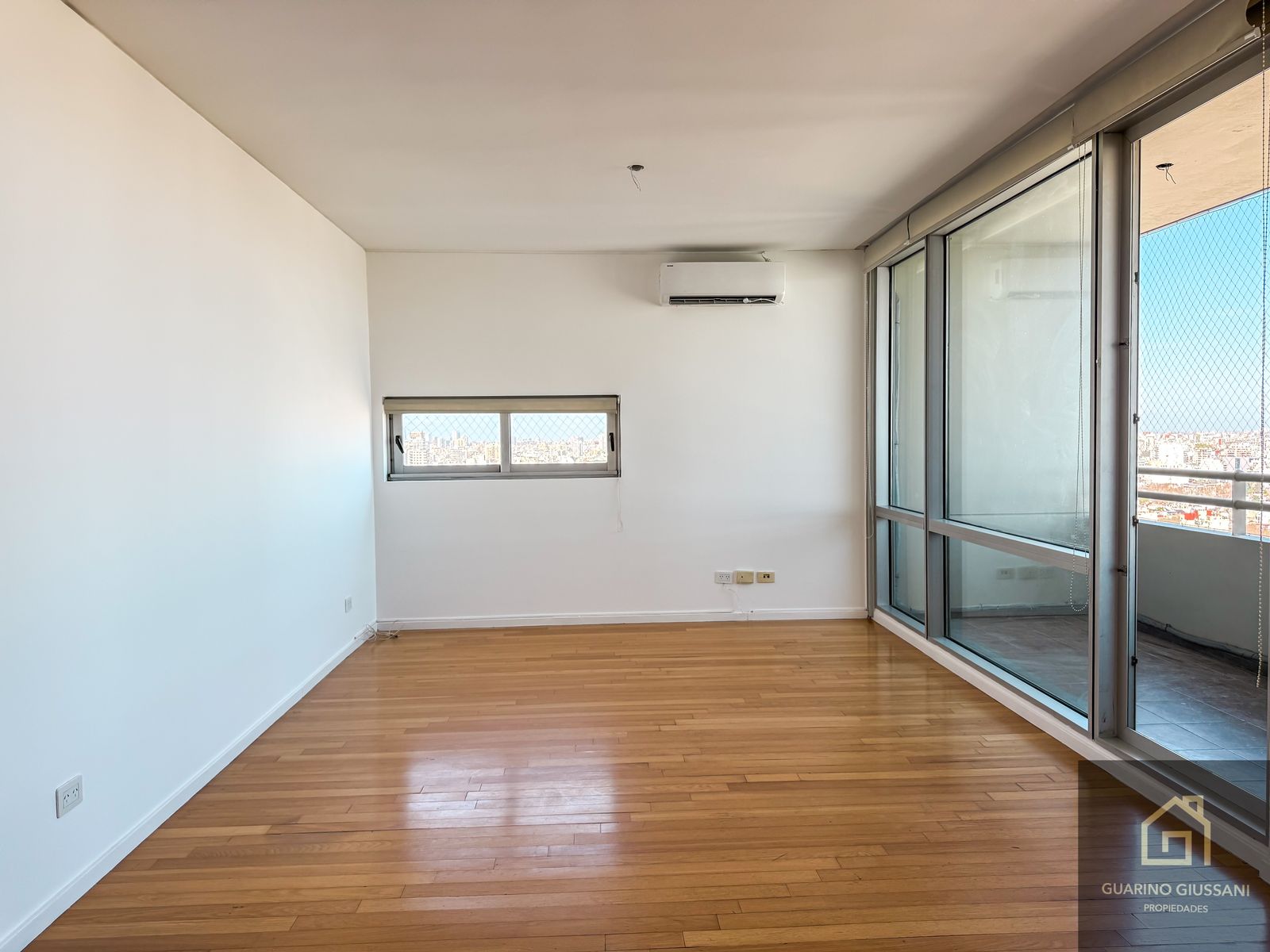 BAJO VALOR 3 AMB EN ALQUILER EN TORRES MIRABILIA PISO ALTO CON COCHERA VISTA ABIERTA A LA CIUDAD - 17