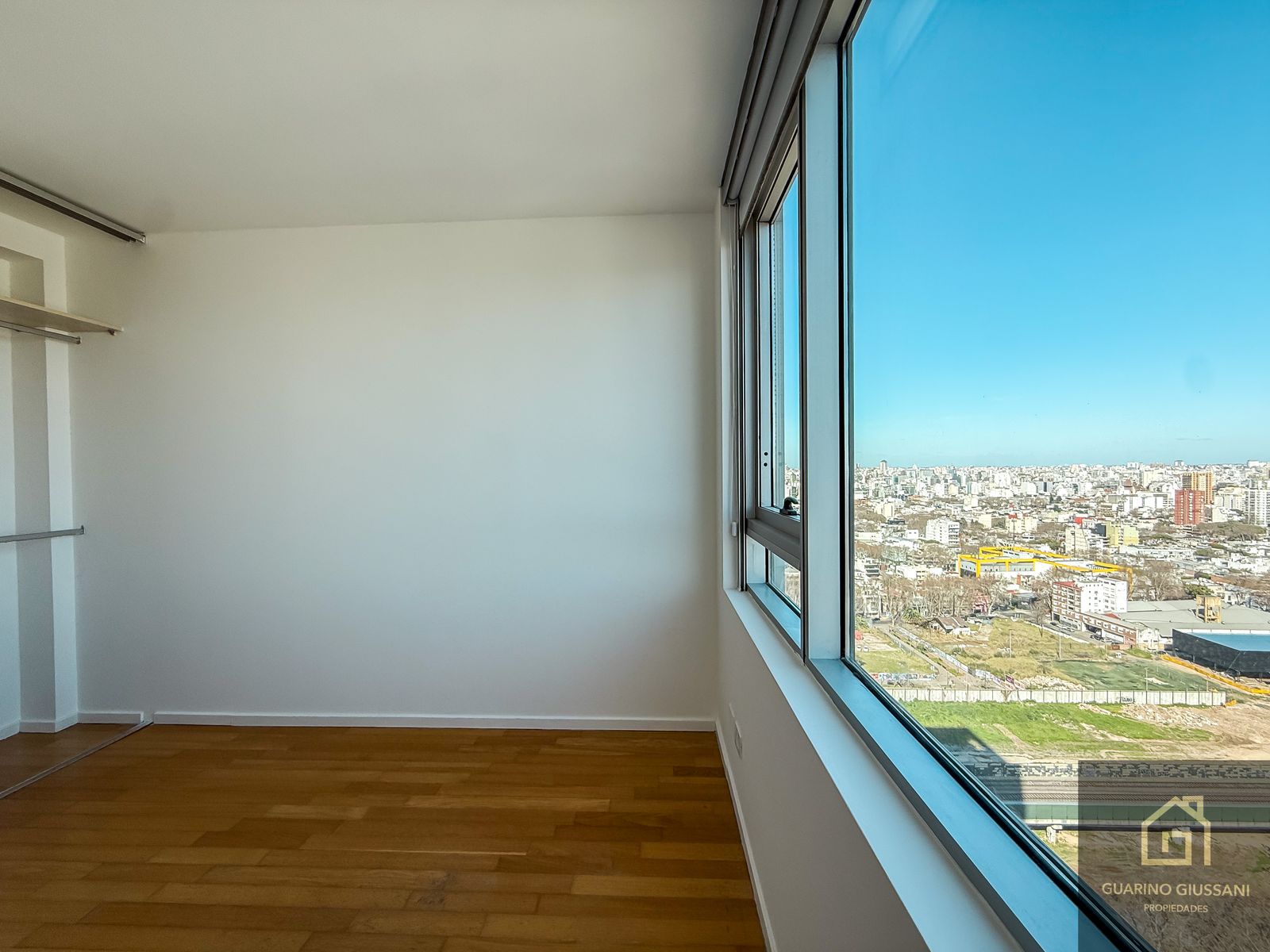BAJO VALOR 3 AMB EN ALQUILER EN TORRES MIRABILIA PISO ALTO CON COCHERA VISTA ABIERTA A LA CIUDAD - 24