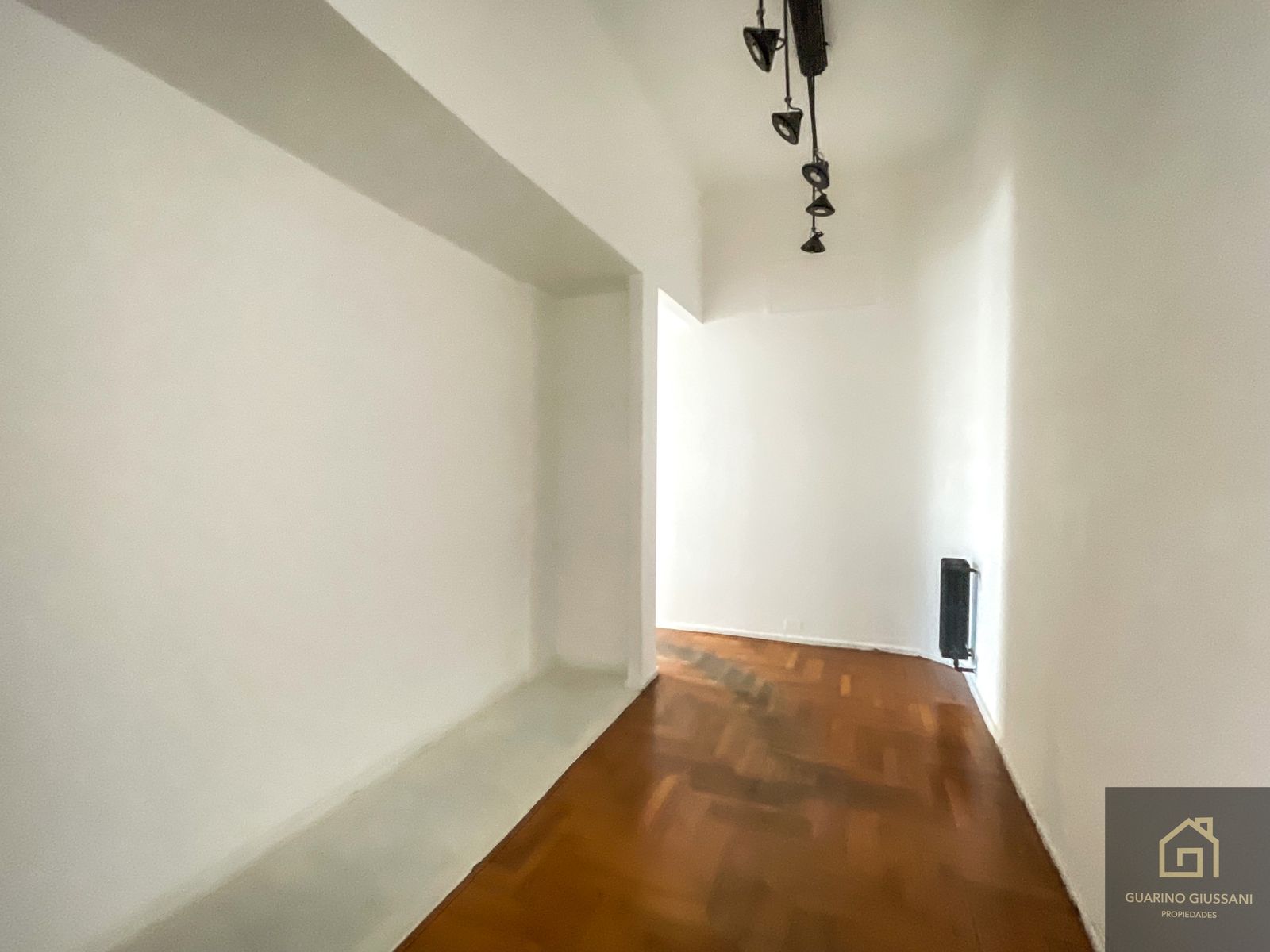 Muy lindo departamento de 4 ambientes super espacioso y luminoso en el barrio de San Telmo - 7