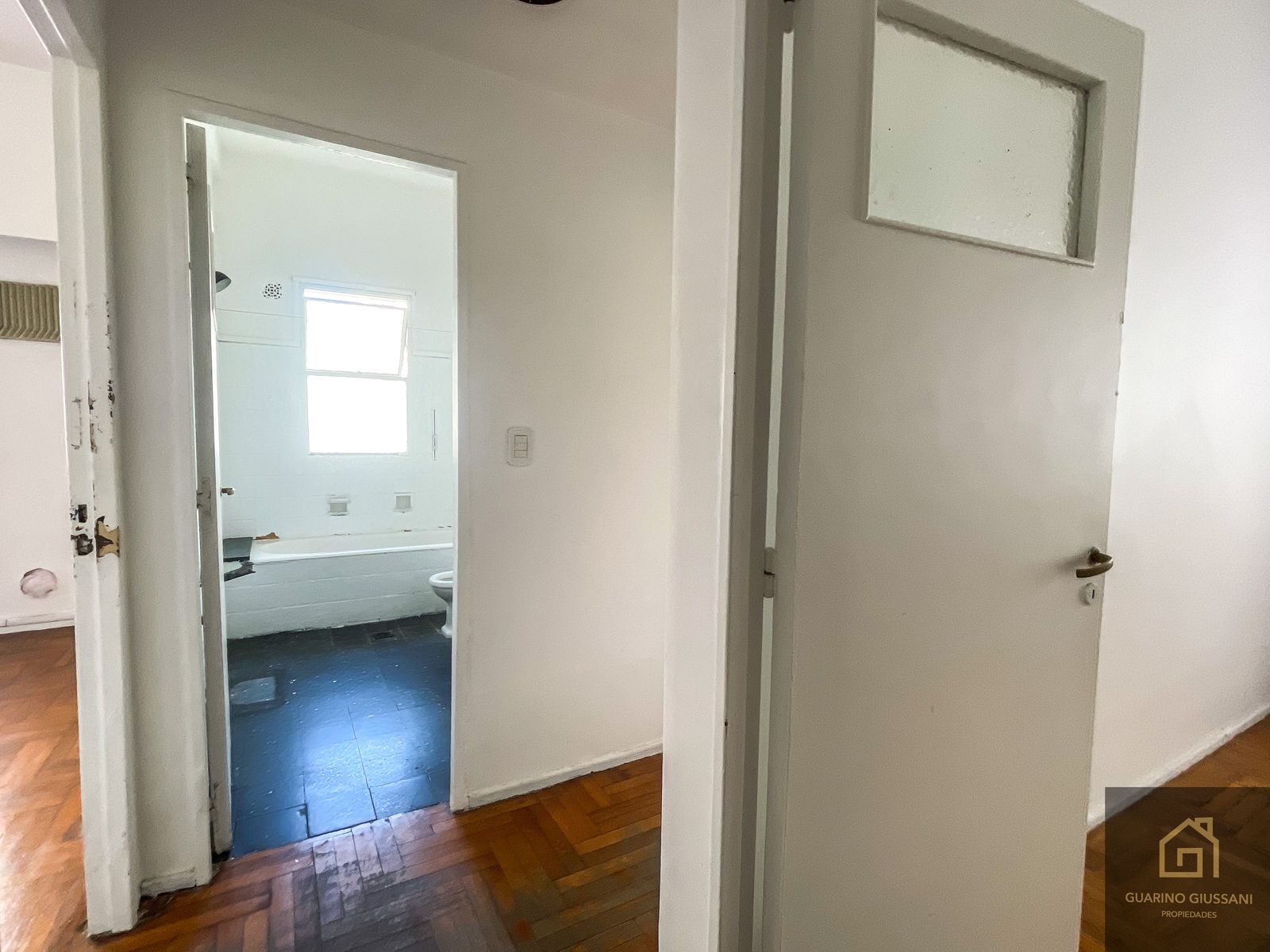 Muy lindo departamento de 4 ambientes super espacioso y luminoso en el barrio de San Telmo - 8