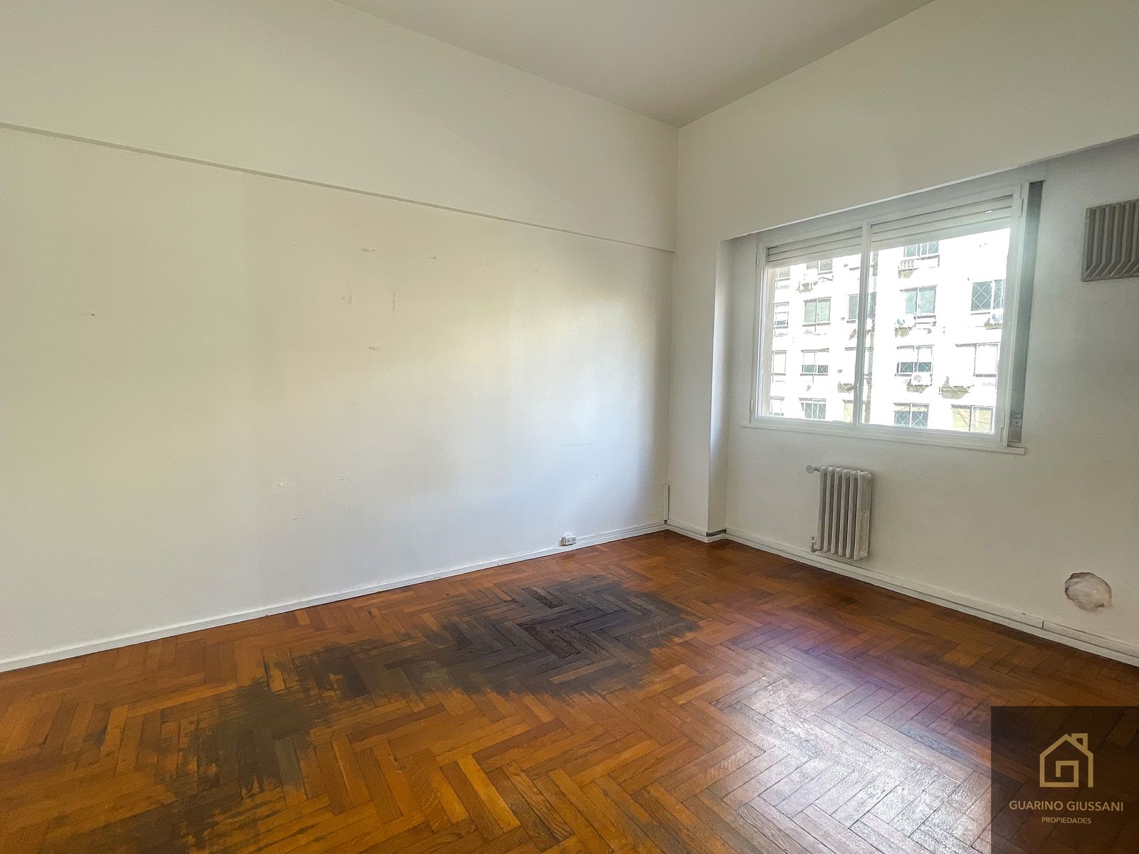 Muy lindo departamento de 4 ambientes super espacioso y luminoso en el barrio de San Telmo - 12