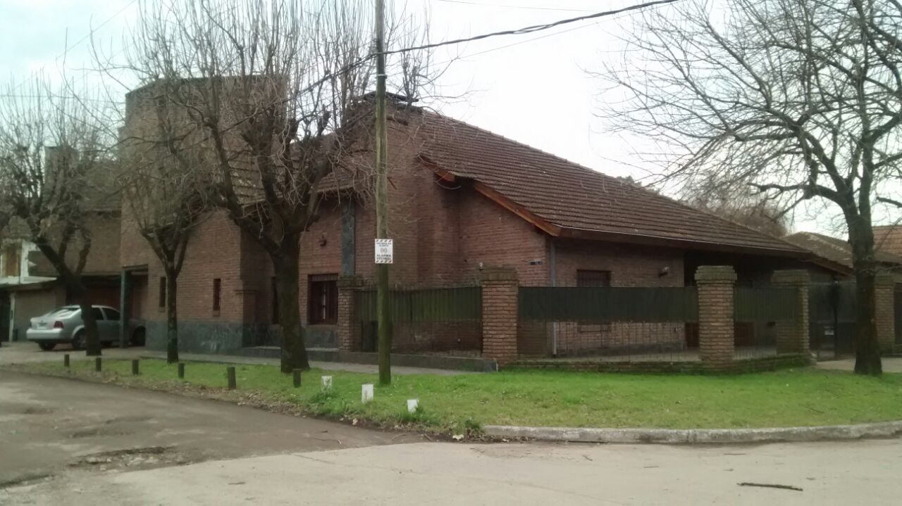 Casa 5 ambientes- Barrio Los Cedros- Polvorines