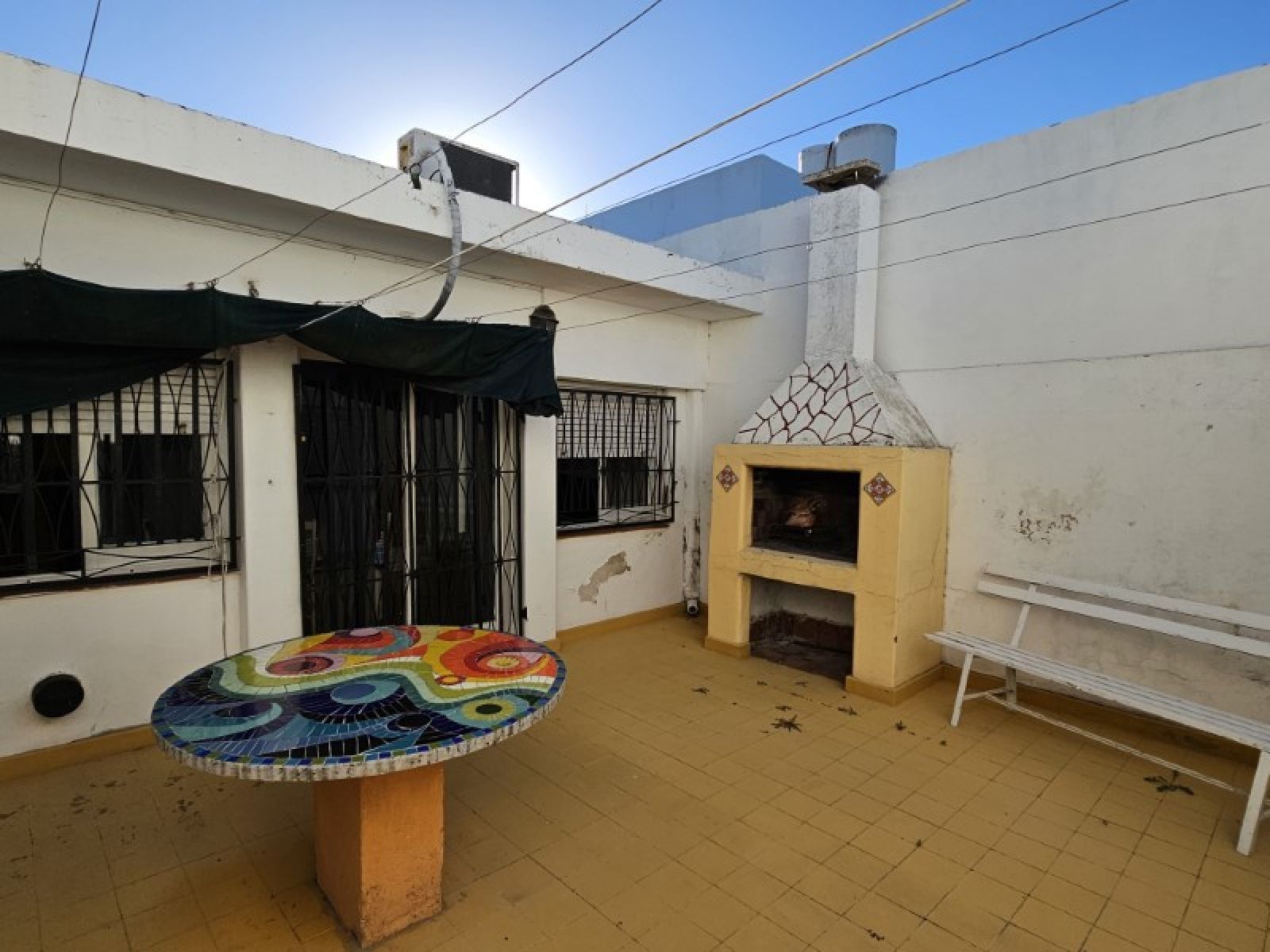 Casa en pleno centro 3 dormitorios, patio con parrillero. - 16