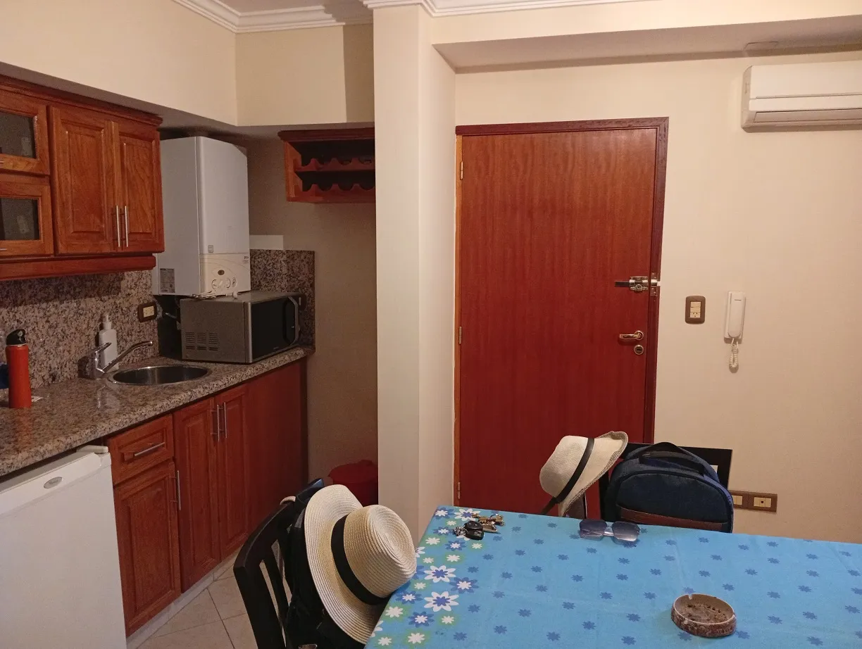 MUY LINDO DEPARTAMENTO EN VENTA EN CARLOS PAZ, 1 DORM. AMOBLADO, CALEFACCIÓN CENTRAL - 2