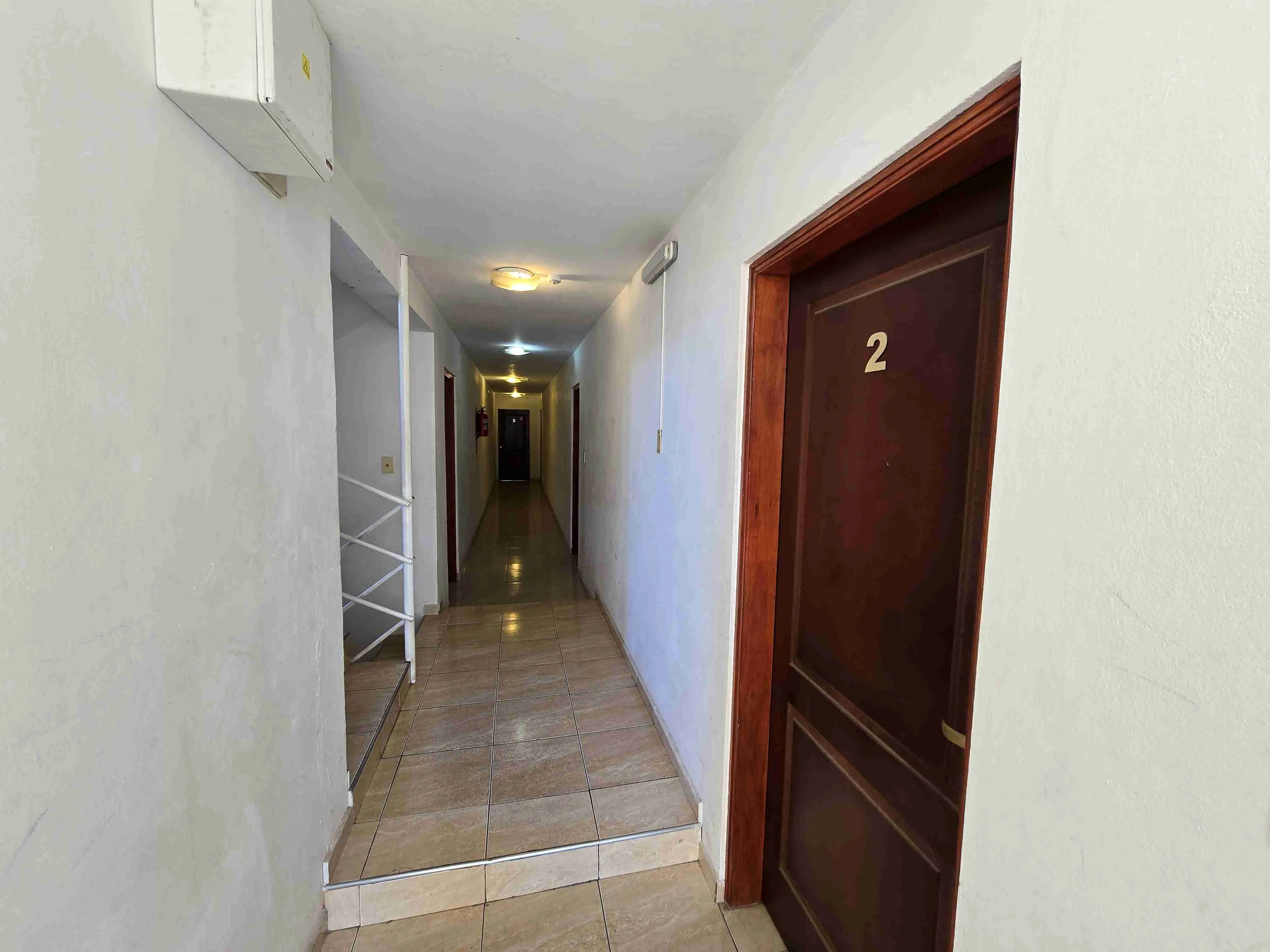 LINDO DEPARTAMENTO EN VENTA EN VILLA CARLOS PAZ, EDIFICIO RÍO DE JANEIRO, 1 DORMITORIO CON PATIO PROPIO. COCHERA - 3