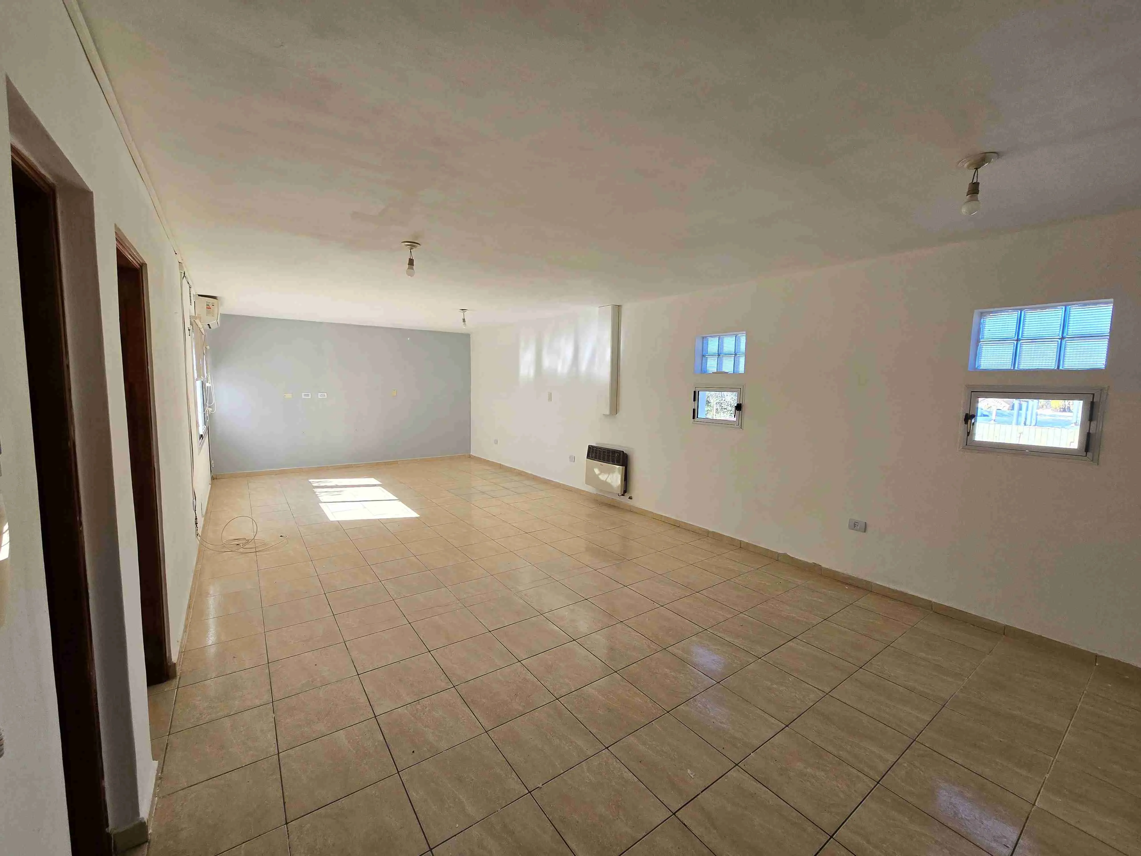 LINDO DEPARTAMENTO EN VENTA EN VILLA CARLOS PAZ, EDIFICIO RÍO DE JANEIRO, 1 DORMITORIO CON PATIO PROPIO. COCHERA - 4