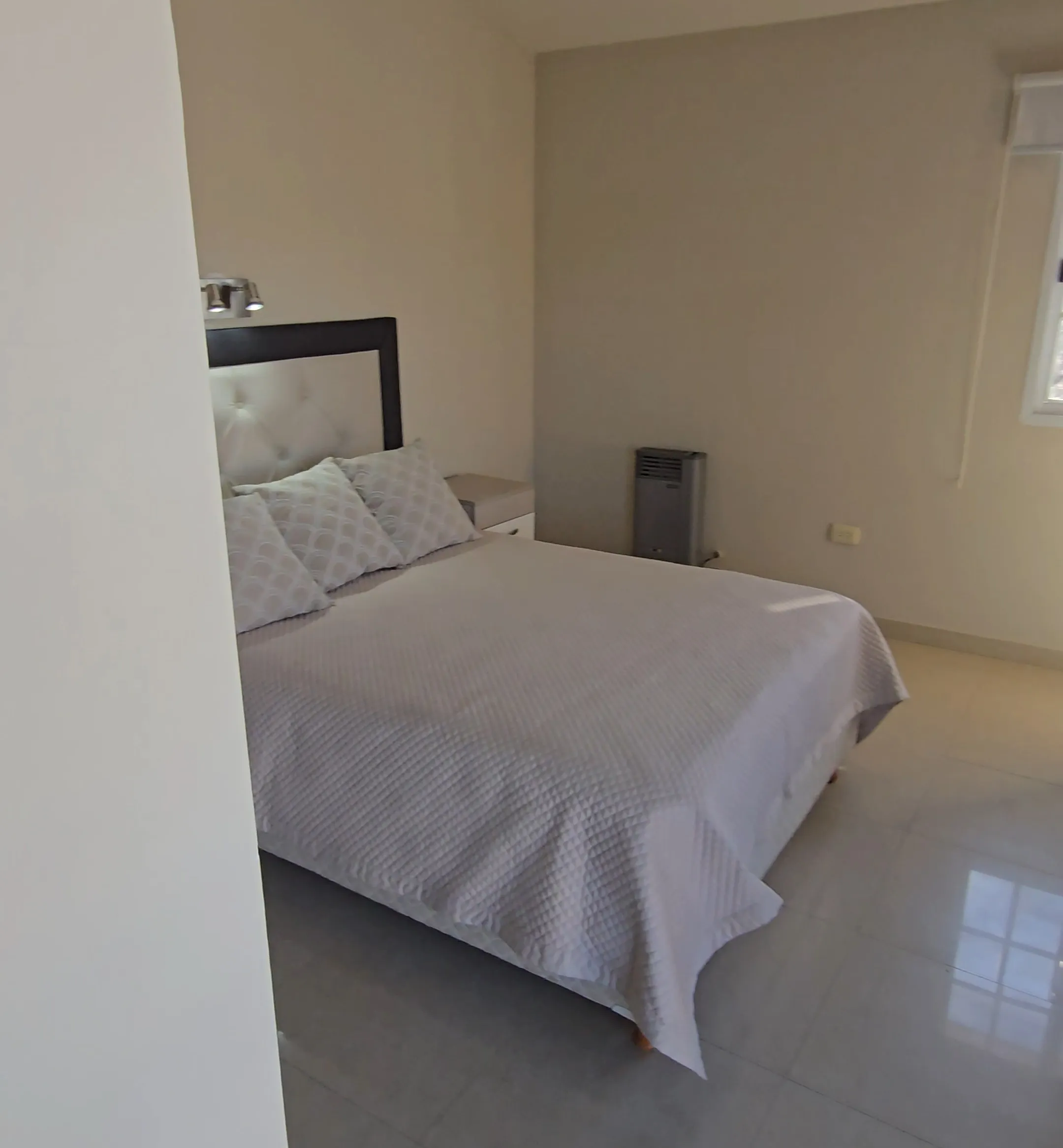 MUY LINDA CASA EN VENTA EN CARLOS PAZ, BARRIO RESIDENCIAL LAS ENSENADAS, CON GAS NATURAL ! Digna de ver. - 14