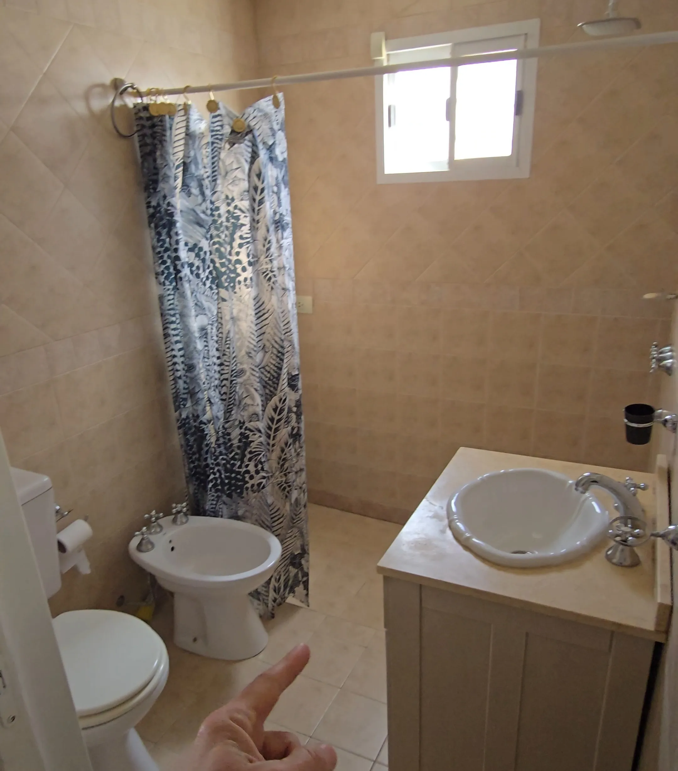 MUY LINDA CASA EN VENTA EN CARLOS PAZ, BARRIO RESIDENCIAL LAS ENSENADAS, CON GAS NATURAL ! Digna de ver. - 5