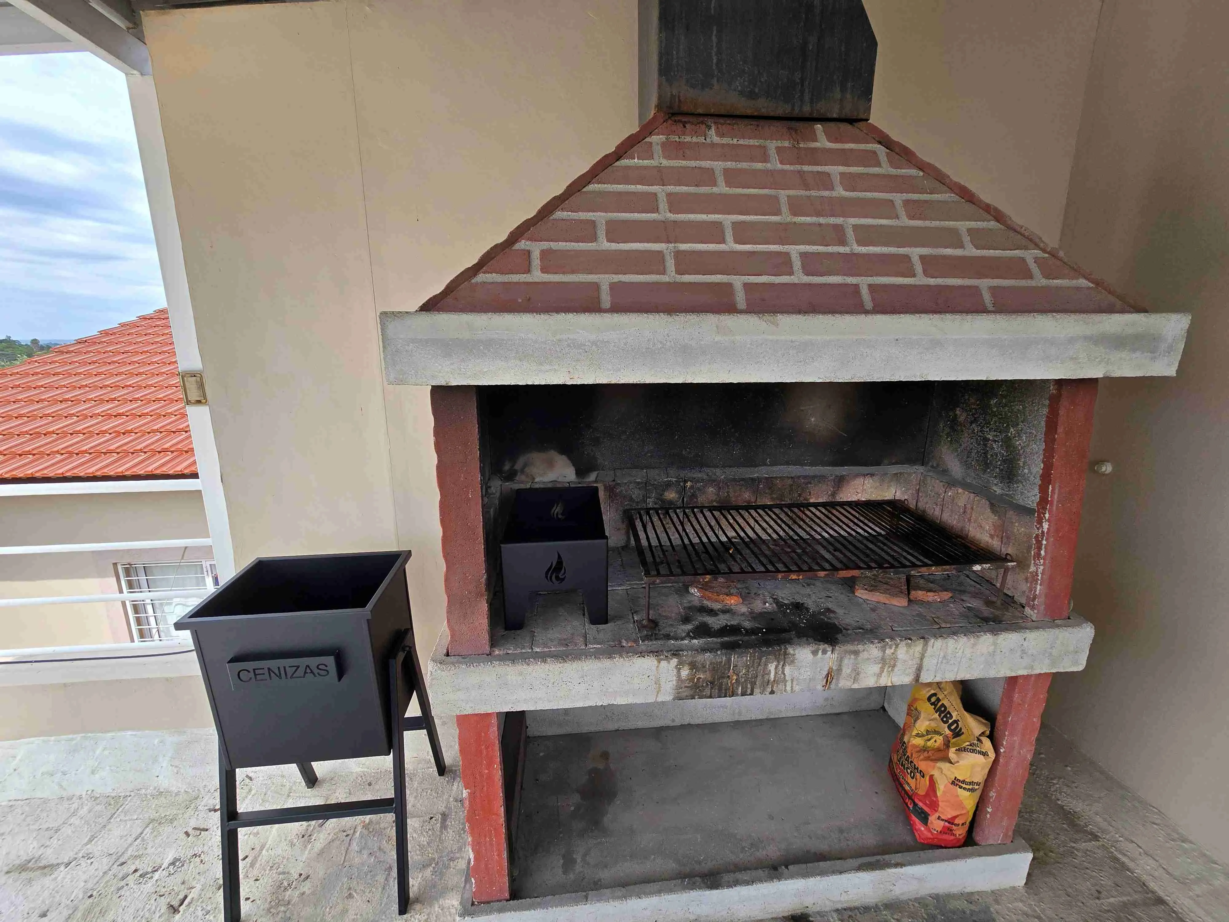 MUY LINDO DEPARTAMENTO de 2 dormitorios, EN VILLA CARLOS PAZ, ALQUILER PERMANENTE A 2 AÑOS, EN COMPLEJO CON PILETA, QUINCHO ASADOR, Gas Natural. Calefacción central - 11