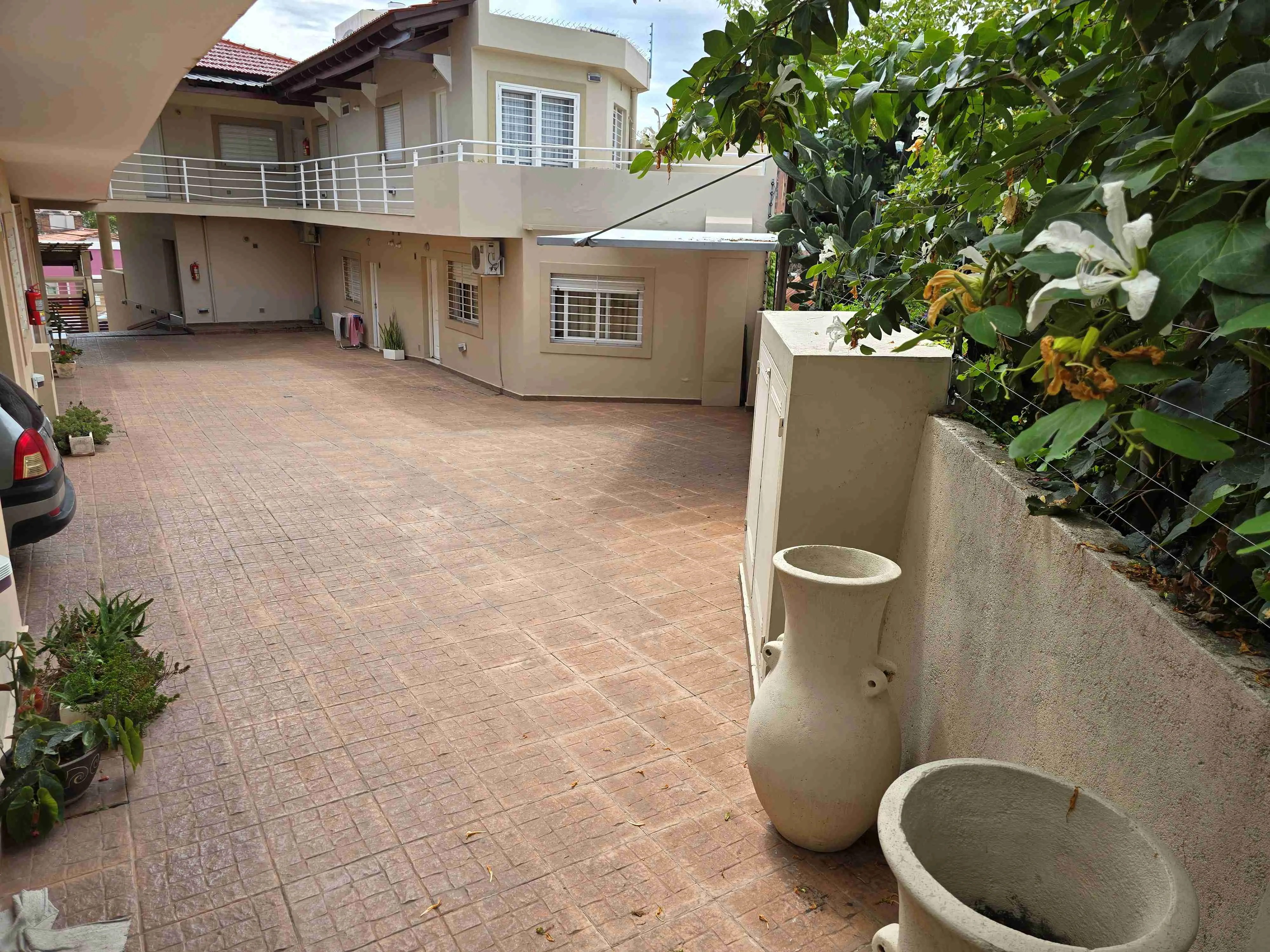 MUY LINDO DEPARTAMENTO de 2 dormitorios, EN VILLA CARLOS PAZ, ALQUILER PERMANENTE A 2 AÑOS, EN COMPLEJO CON PILETA, QUINCHO ASADOR, Gas Natural. Calefacción central - 5