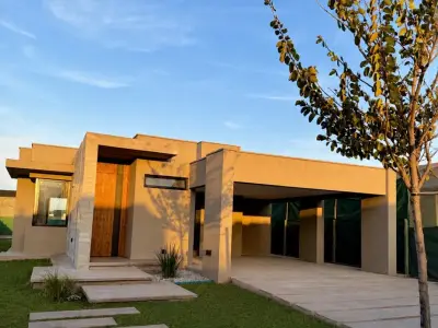 Casa a estrenar en Barrio Alma Gardenia
