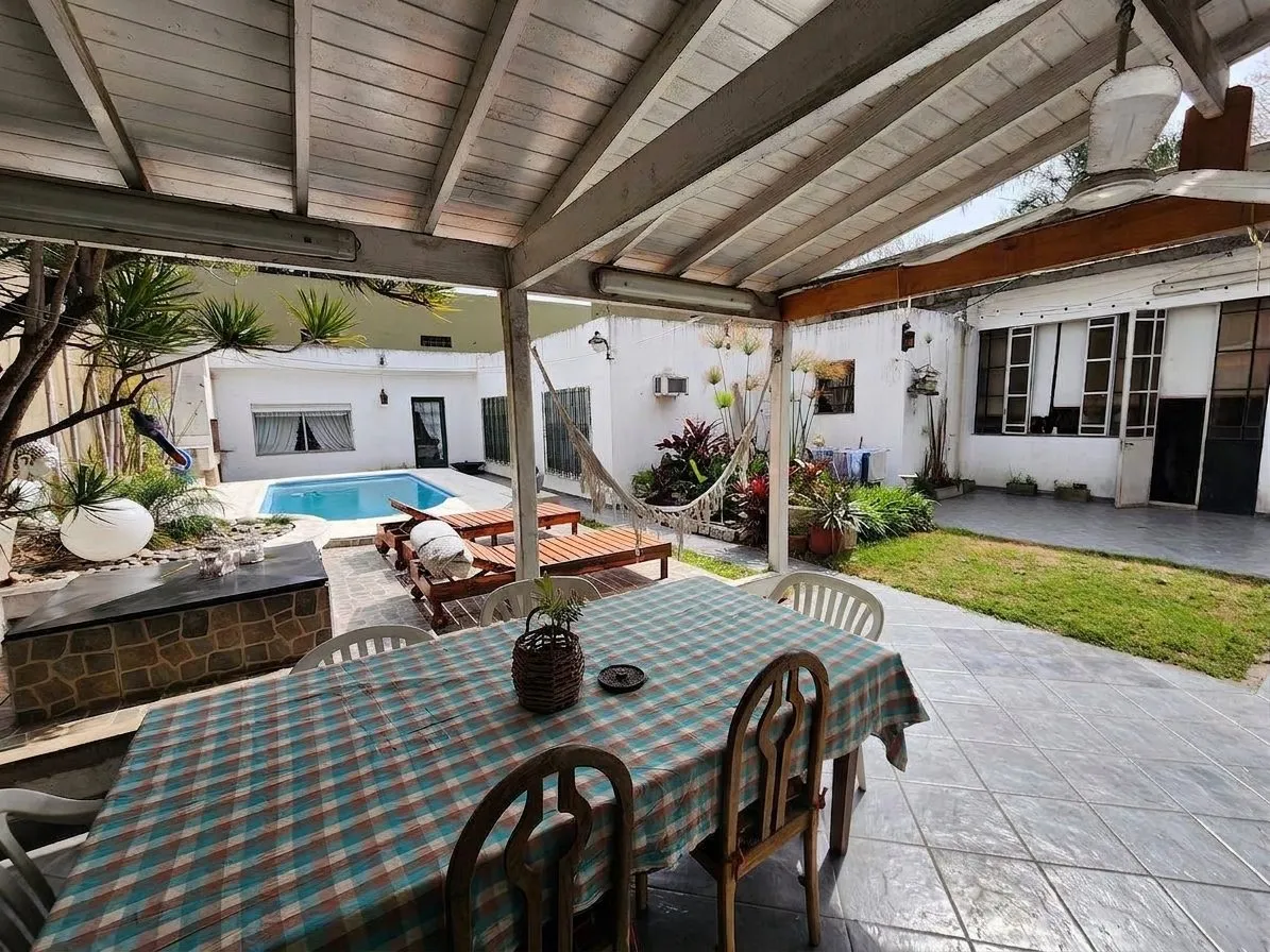 Casa quinta de 1000 m2 EN PLENO CENTRO DE SAN MARTIN — foto 4