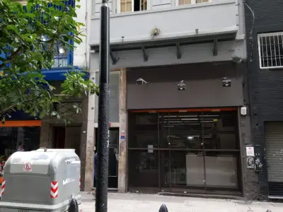 ALQUILER DE LOCAL A METROS DE LAVALLE