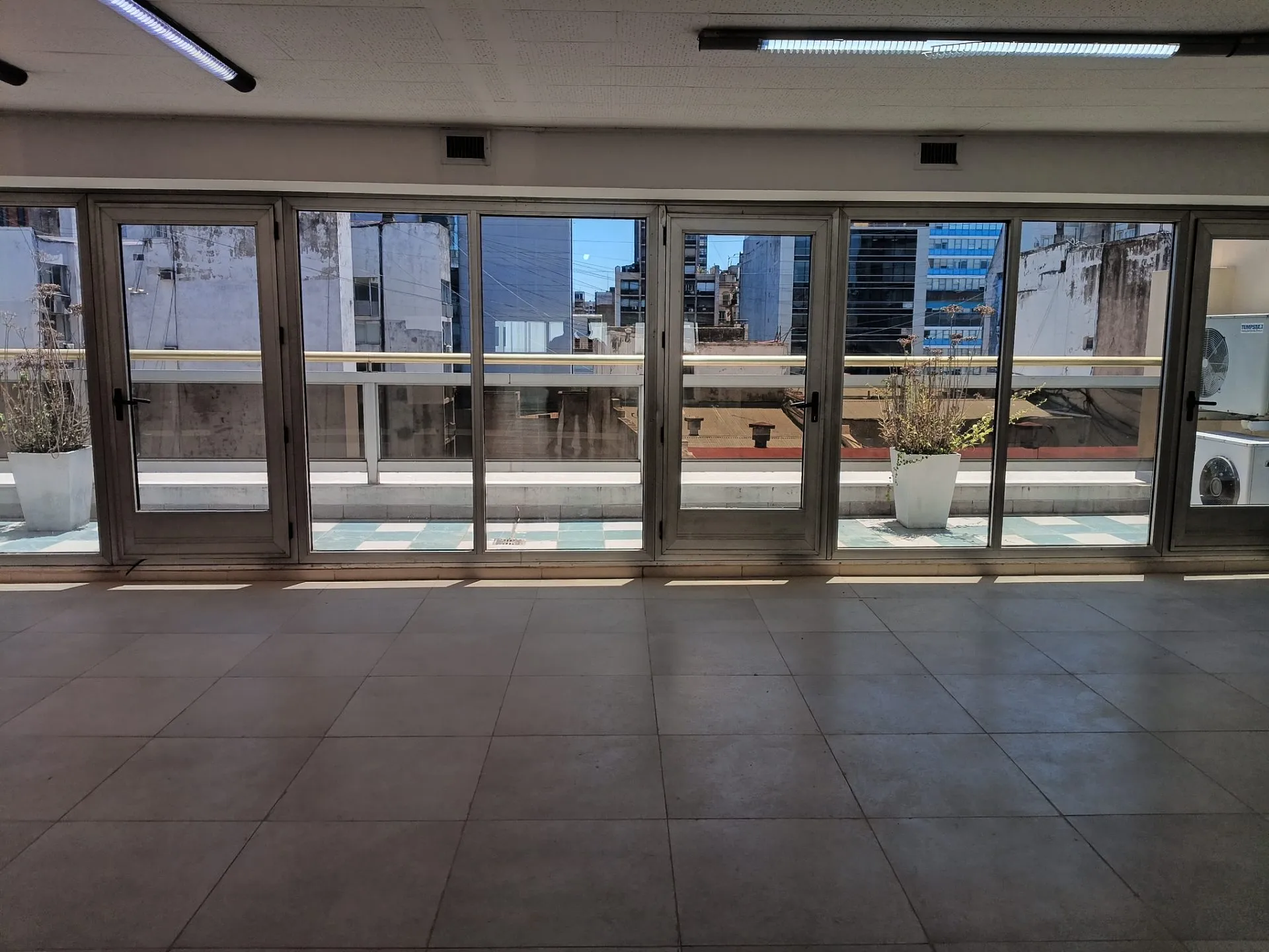 OFICINA EN ALQUILER SAN NICOLAS — foto 6