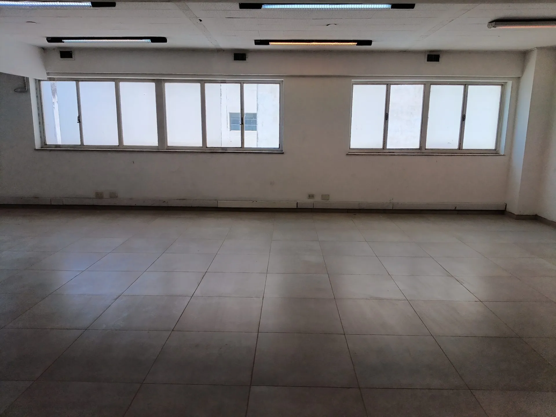OFICINA EN ALQUILER SAN NICOLAS — foto 4