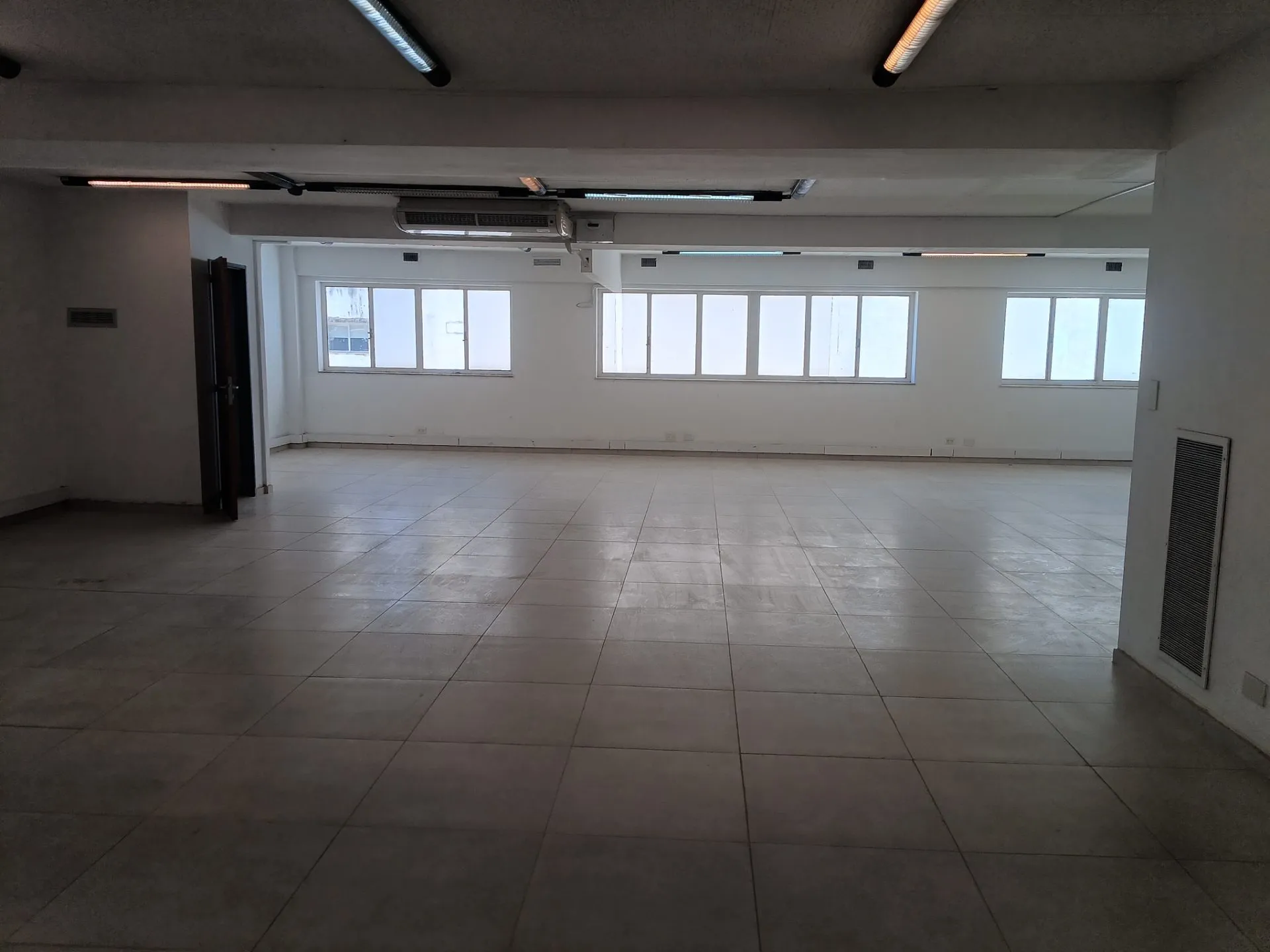 OFICINA EN ALQUILER SAN NICOLAS — foto 3